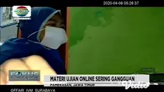 Akibat pandemi virus corona atau Covid-19, sekolah di Pamekasan, Jawa Timur diliburkan, tetapi bagi siswa kelas XII tetap wajib mengikuti latihan mengerjakan soal-soal ujian, secara online menghadapi UNAS 2020.