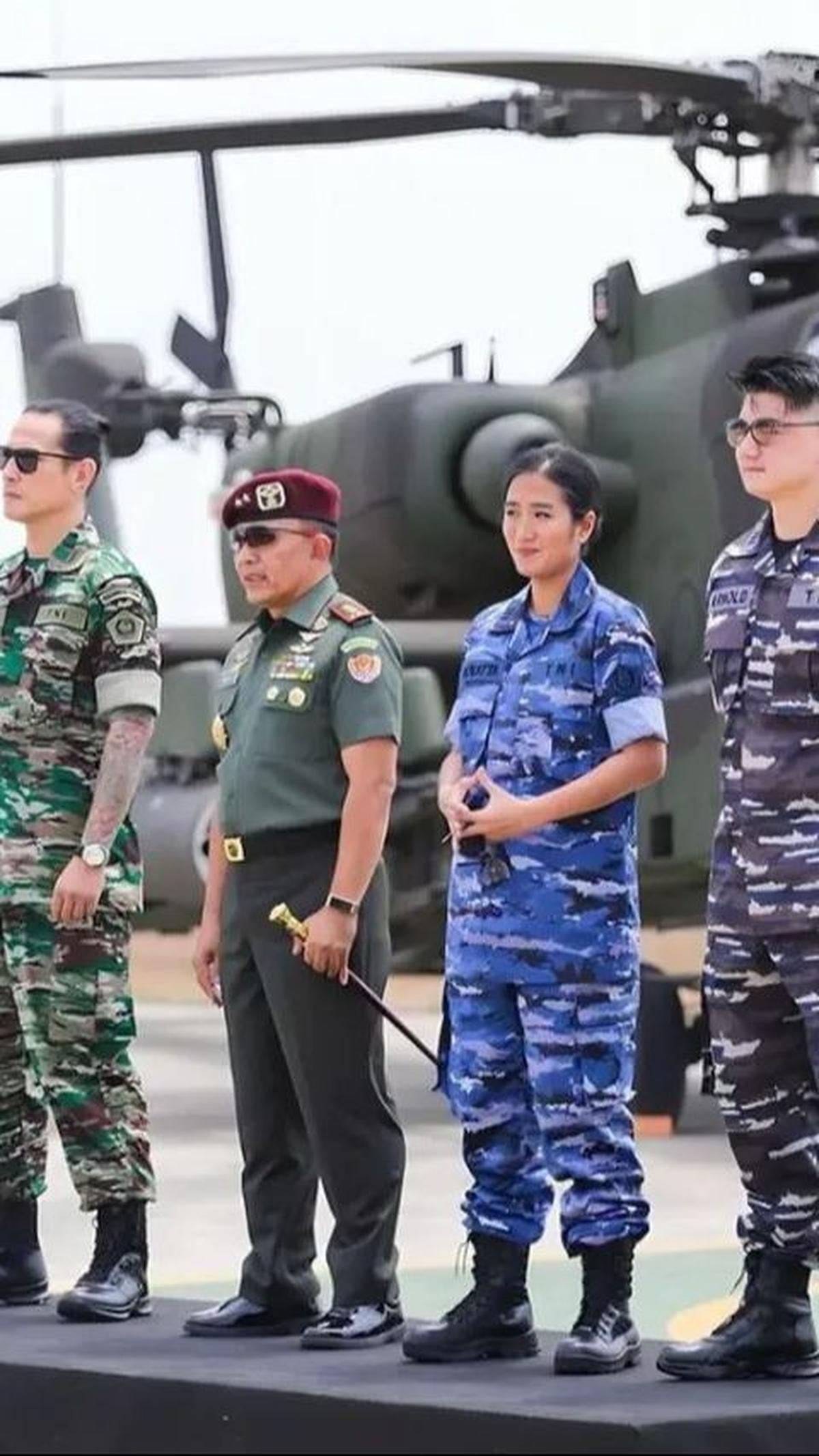 Mereka terlihat senang dan antusias dengan pengalaman tersebut. Mereka juga berbagi foto-foto mereka di media sosial.