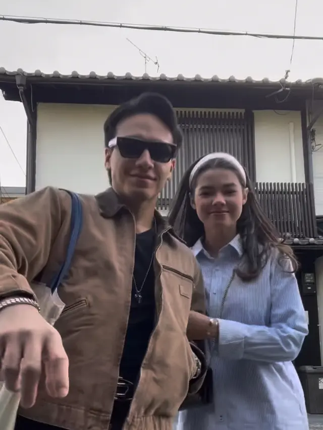 Artis dan Pacar Rayakan Malam Tahun Baru