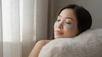 Berapa Menit Memakai Masker Mata? Ini Durasi Ideal dan Cara Pakainya
