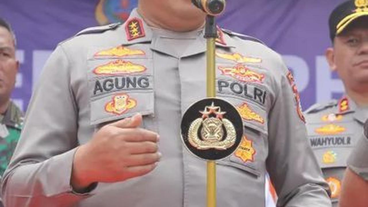 Untuk menutupi wajah dan badan, kedua pelaku mengenakan sebo atau penutup kepala dan selimut ketika beraksi.<br>