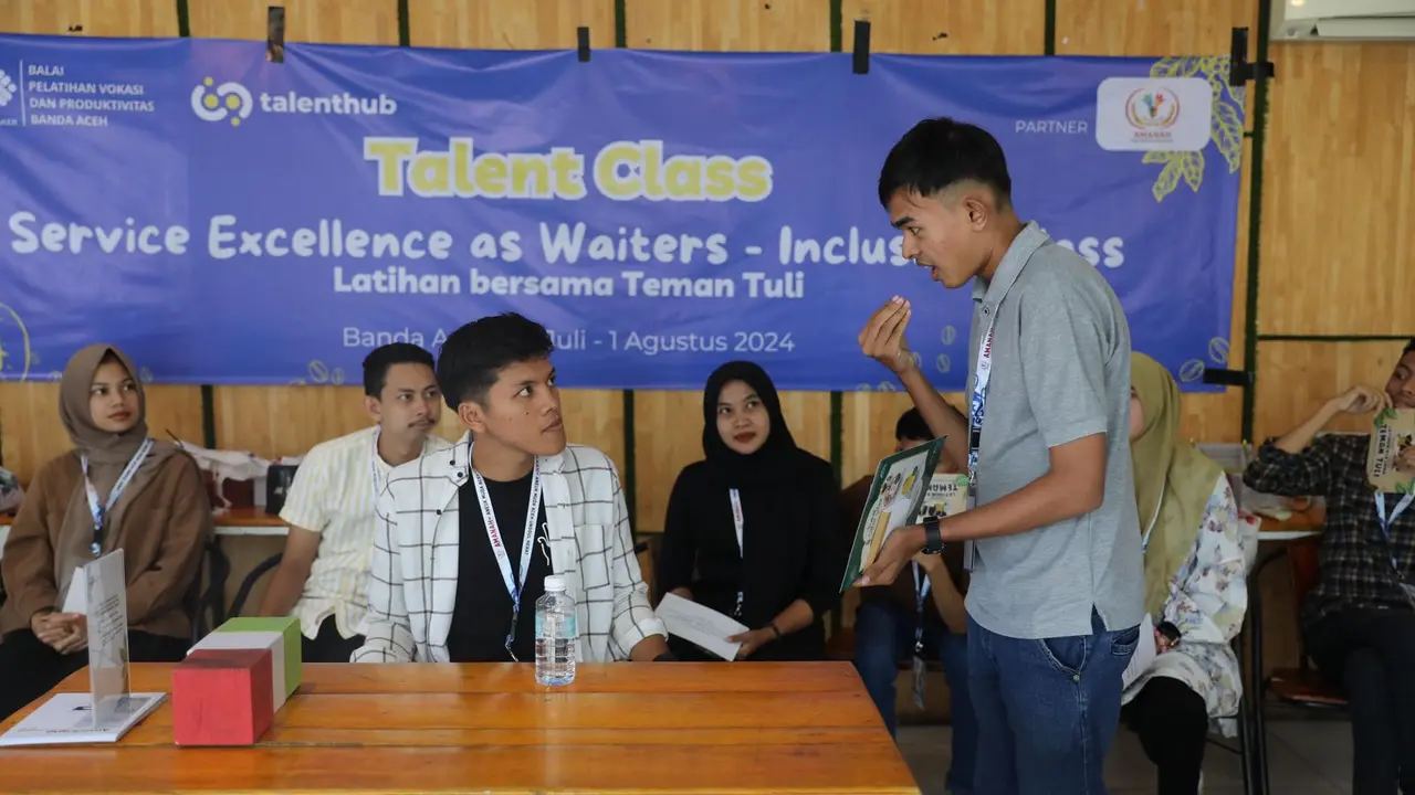 Pelatihan pramusaji (waiter-waitress) memunculkan potensi dari teman-teman tuli di Provinsi Aceh (Istimewa)