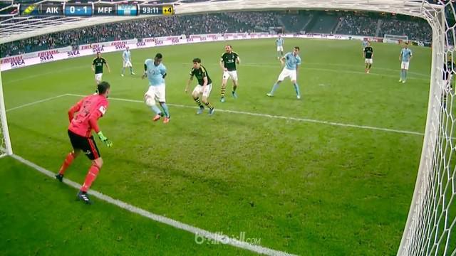 Berita video gol sontekan bawa klub lama Zlatan Ibrahimovic, Malmo, naik ke puncak klasemen Liga Swedia. This video presented by Ballball.