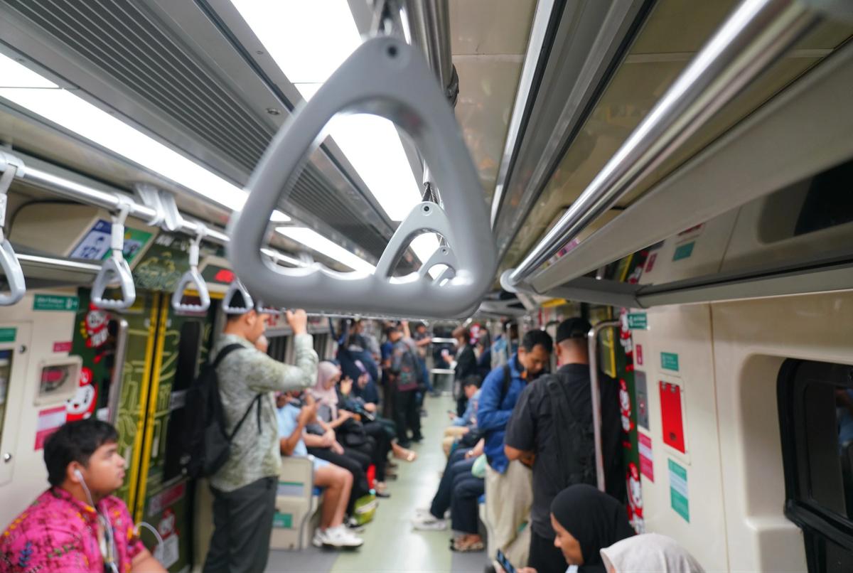 FOTO: Pengguna LRT Jabodebek Tembus 195 Ribu Saat Libur Panjang