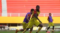 Rudolof Yanto Basna ingin membayar kepercayaan dari Sriwijaya FC saat kompetisi musim depan berlangsung. (Bola.com/Riskha Prasetya)