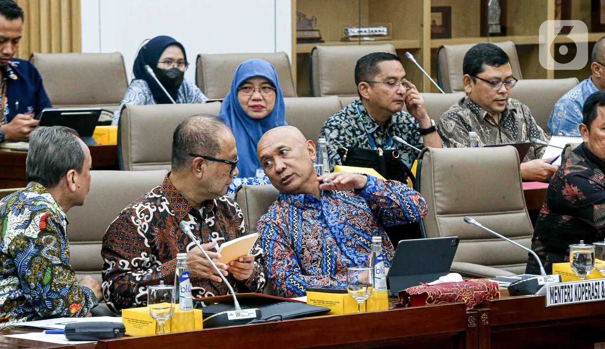 Dalam rapat kabinet juga telah dibahas terkait kriteria penghapusan tagihan untuk non-kredit usaha rakyat (KUR) dan non-suborgasi. (Liputan6.com/Faizal Fanani)