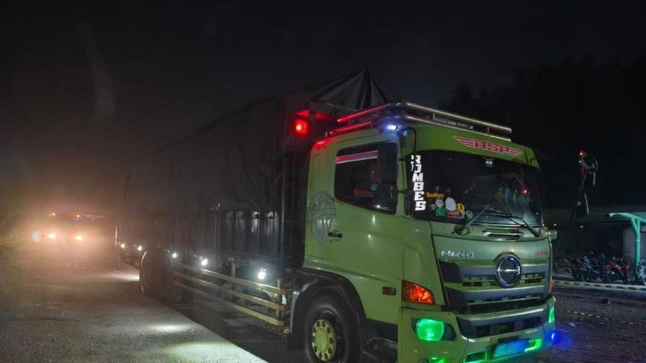 Polda Sumsel Tangkap Dua Sopir Angkut 80 Ton Batubara Ilegal Sumsel, Jaringan Penambangan Gelap Terbongkar