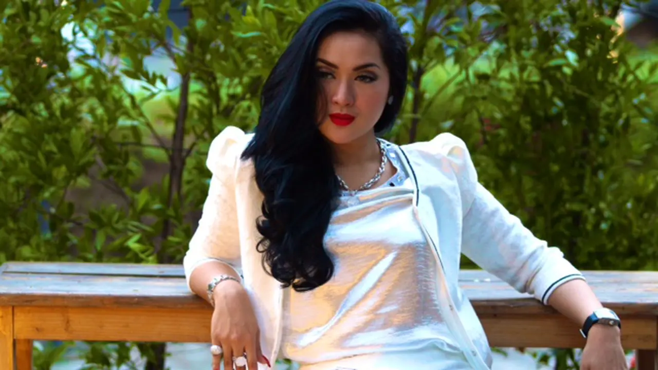 Suka-Duka Hiara Cleopatra Disebut 'Syahrini KW'