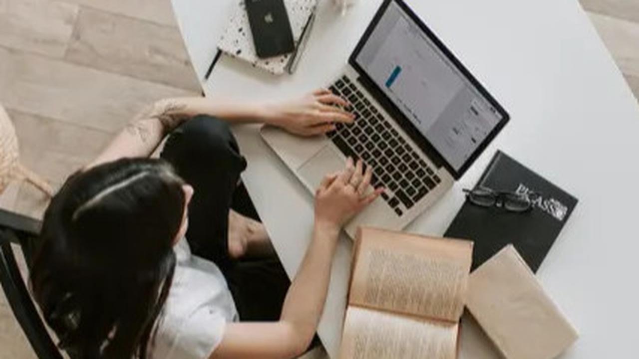 5 Zodiak Paling Jago dalam IT, Keahlian Teknologi Mereka Tak Terbantahkan