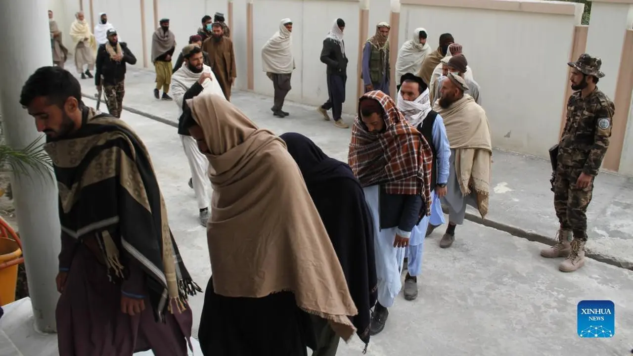 Sekitar 50 orang teroris yang berafiliasi dengan kelompok teror IS menyerah di provinsi Nangarhar, Afghanistan timur pada Minggu (6/2) (Xinhua)