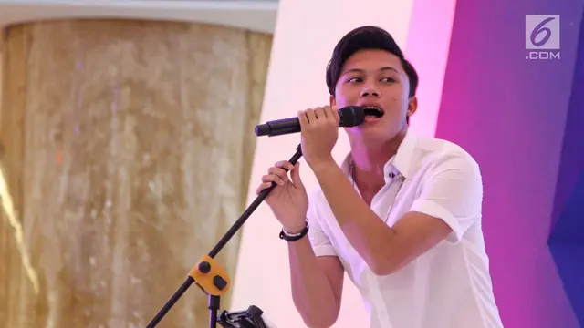 Rizky Febian Hibur Pengunjung Korea Festival