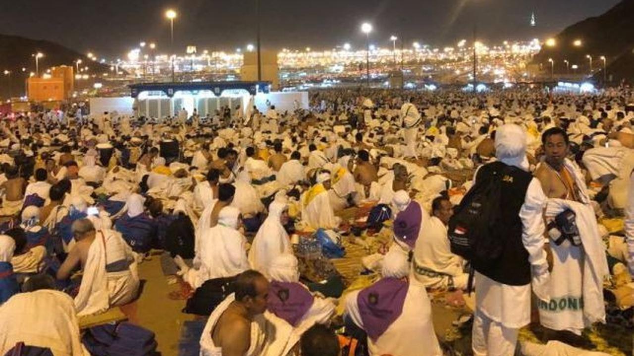 Sementara ada sekitar 27.000 jemaah haji Indonesia (9 maktab) yang menempati area Mina Jadid.
