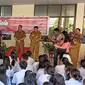 Wagub Sulut Steven Kandouw, Selasa (10/10/2023), saat memberikan arahan bagi siswa SMKN 1 Manado terkait peluang untuk bekerja di luar negeri. (Foto: Yoseph Ikanubun/Liputan6.com)