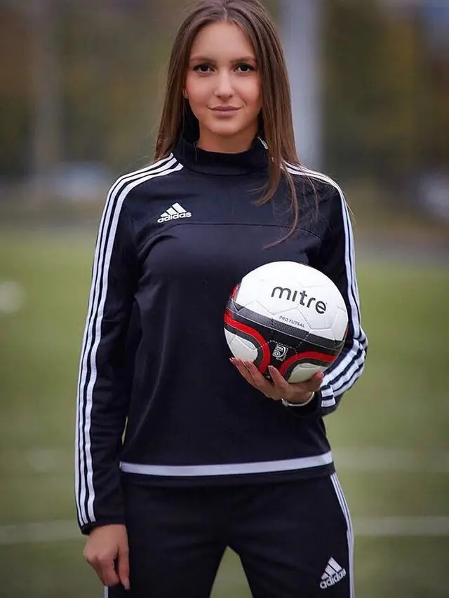 Mengenal Ekaterina Kostyunina, Perempuan Asal Rusia yang Dapat Predikat Wasit Terseksi di Dunia