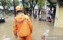 Banjir Jakarta Rendam 75 RT dan 19 Ruas Jalan, BPBD DKI Imbau Warga Waspada