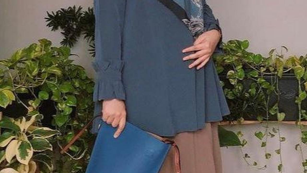 Perpaduan Blouse dan Rok, Sederhana namun Tetap Memesona