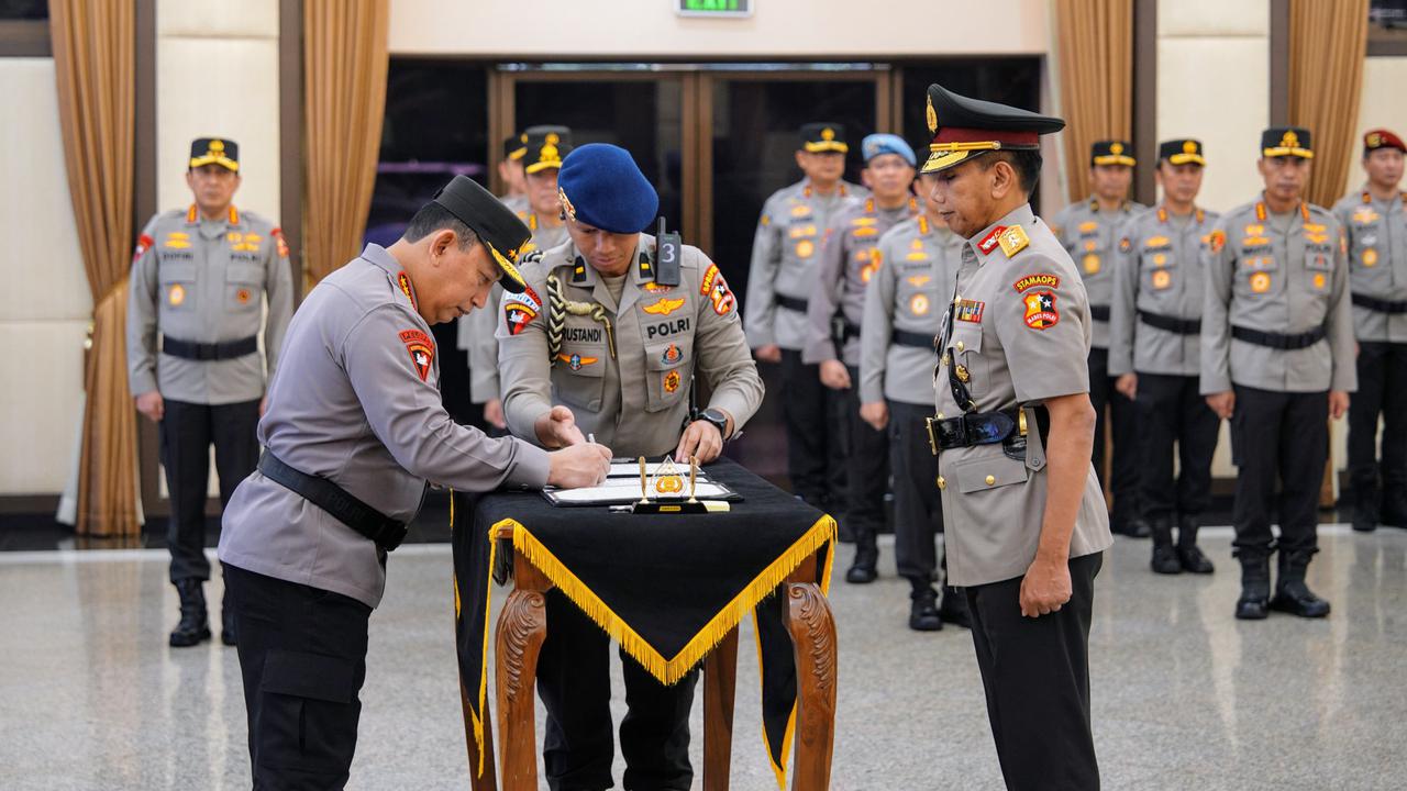 Jenderal Peraih Hoegeng Award Promosi Bintang Tiga