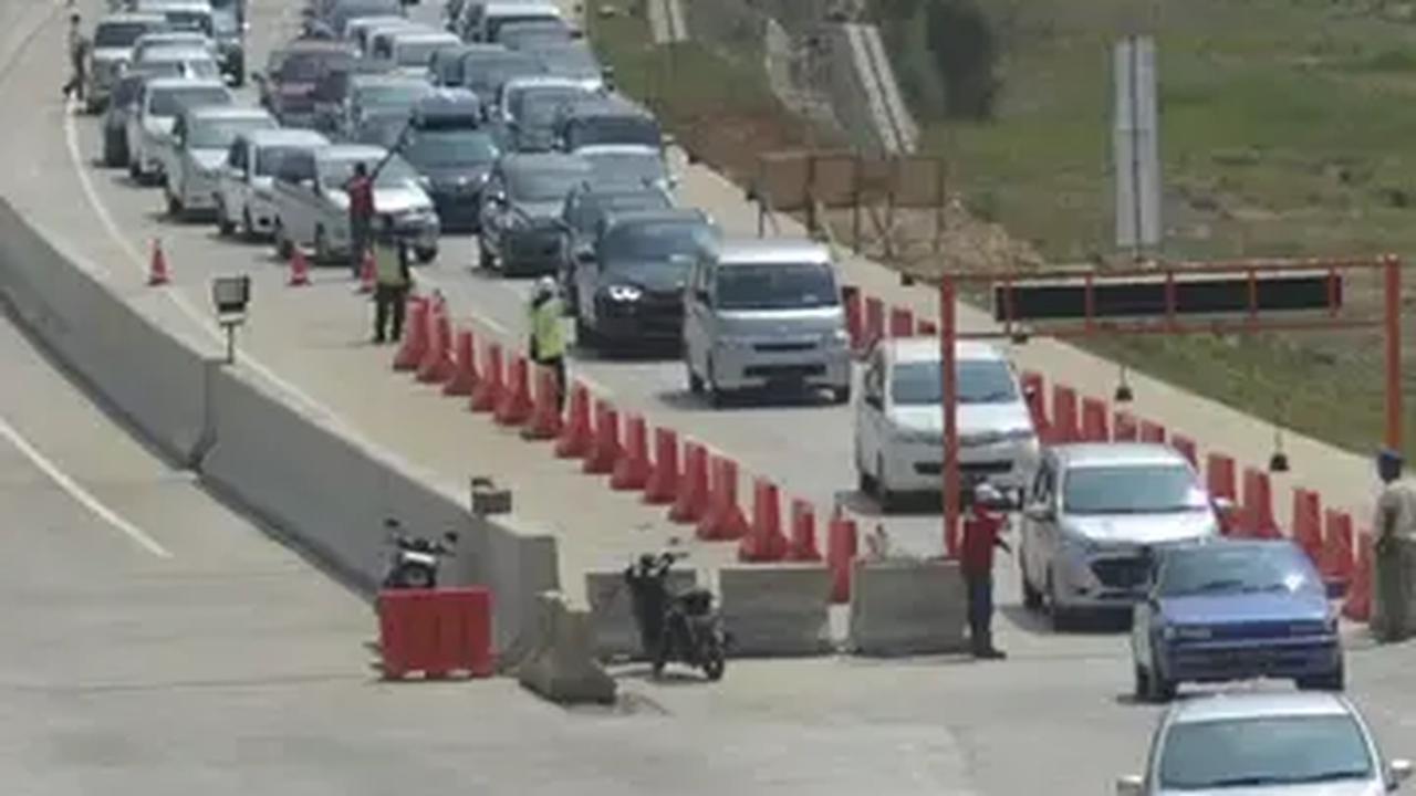 Sudah Diresmikan Jokowi, Ruas Baru Tol Sukabumi Masih Belum Bisa Dilalui