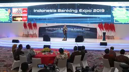 Presiden Joko Widodo memberi sambutan saat menghadiri Indonesia Banking Expo (IBEX) 2019 di Jakarta, Rabu (26/11/2019). IBEX 2019 untuk memberi rekomendasi terkait konsolidasi keuangan dan bisnis fintech guna menciptakan ekosistem keuangan yang kuat, efektif dan efisien. (Liputan6.com/Angga Yuniar)