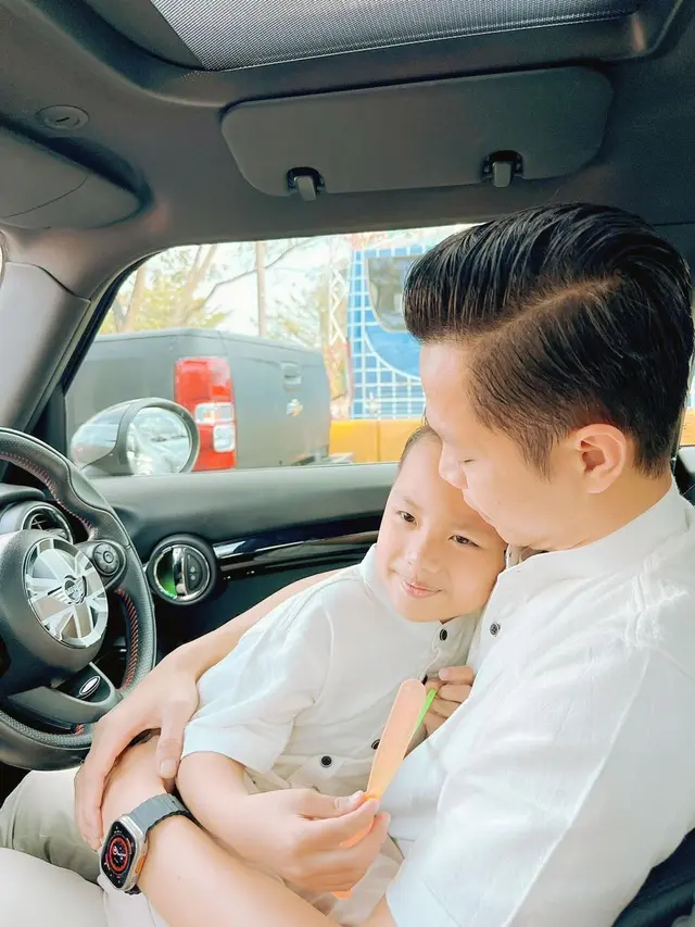 Potret Yusuf saat Bermanja dengan Ikram (Sumber: Instagram/@ikram_rsd)