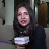 Michelle menggunakkan make up natural, selama syuting ‘Magic Hour’. Ia merasa senang selama proses syuting karena kenyamanan dan keseruan dalam proses syuting.