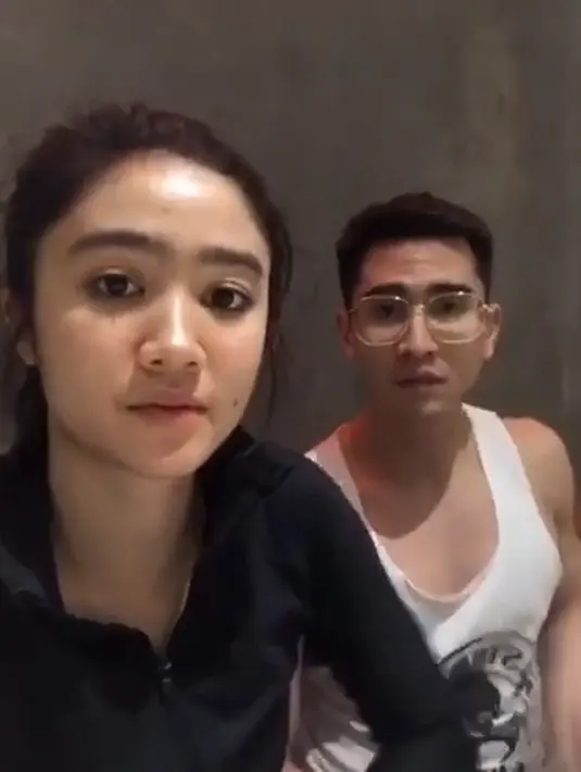 "Kalau sayang, iya sayang lah. Ya karena dia kan  despite apapun salah satu orang yang emang deket banget sama gue kan. Kita tau banget lah kayak gimana busuknya, jeleknya, baiknya, deket banget," tutur Verrel Bramasta. (Instagram/febbyrastanty)