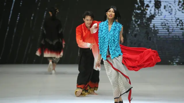 Warna Segar dalam Koleksi Kebaya dan Kain BIN House di Jakarta Fashion Week 2023