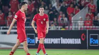 Pemain debutan Timnas Indonesia, Jay Idzes (4), tampil apik saat menghadapi Vietnam pada laga Kualifikasi Piala Dunia 2026 zona Asia di Stadion Utama Gelora Bung Karno (SUGBK) Senayan, Jakarta, Kamis (21/3/2024). (Bola.com/Bagaskara Lazuardi)