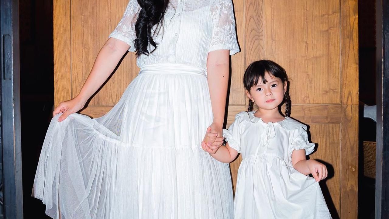 Parenting a la Nagita Slavina, Zaskia Sungkar, dan Asmirandah, Kunci Membesarkan Anak di Era Digital