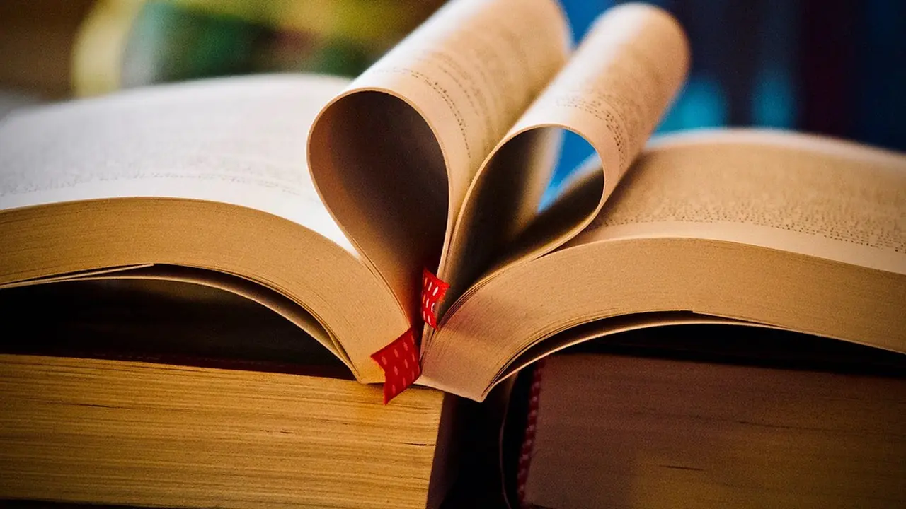tujuan meresensi buku adalah