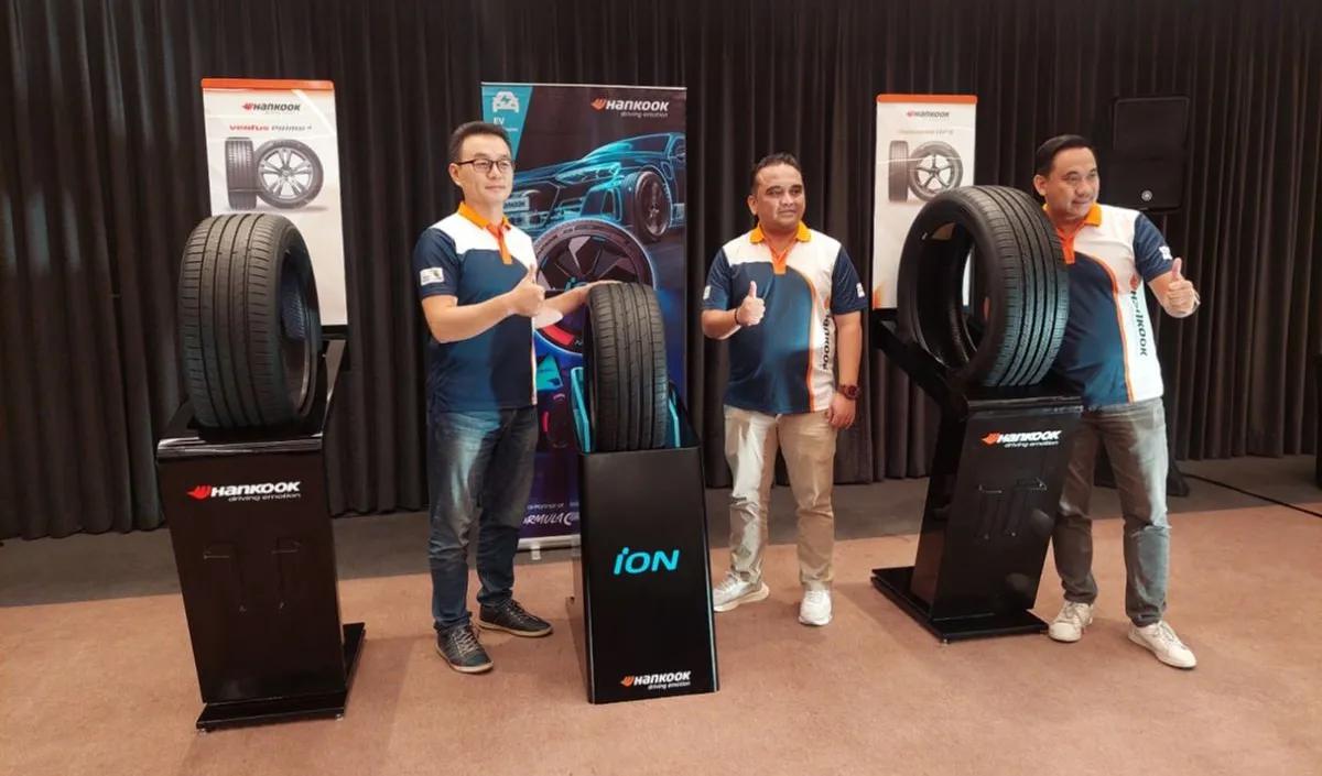 Harga jualnya kisaran Rp 4–7 juta. Tersedia 5 ukuran iON Evo: 19-22 inci. Menyasar EV: Hyundai Ioniq 5 dan 6, Tesla Model 3, Kia EV6, Tesla Model S, dan Tesla Model Y.&nbsp; Hankook belum memiliki target penjualan di Indonesia.&nbsp;<br>