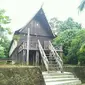 Rumah Betang Ojung Batu, di Kabupaten Lamandau, Provinsi Kalimantan Tengah. (dok. kol.lamandaukab.go.id)