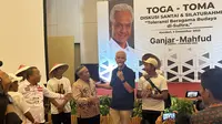 Calon presiden (capres) nomor urut tiga Ganjar Pranowo bertemu dengan para petani di Kendari, Sulawesi Tenggara. (Foto:Liputan6/Nanda Perdana Putra)