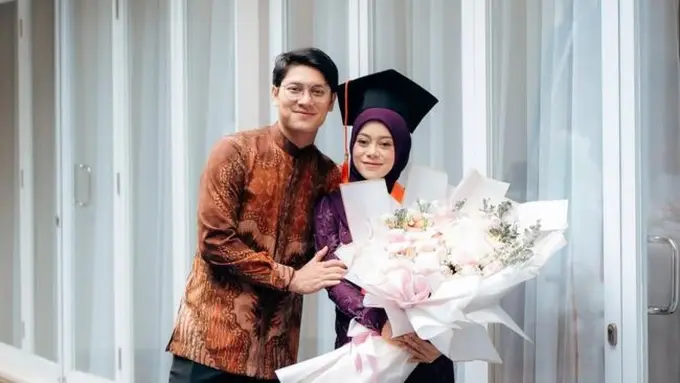 Momen Lesti Kejora wisuda sarjana (credit: instagram/lestikejora)