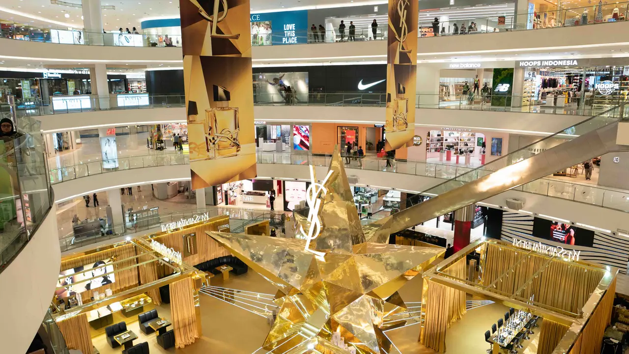 YSL Holiday Pop-Up
