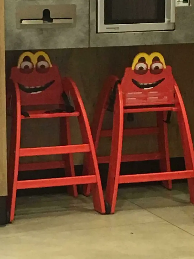 Mainan Anak Dengan Desain yang Nampak Seram, Jauh Dari Kesan Ceria. (Sumber: Boredpanda)