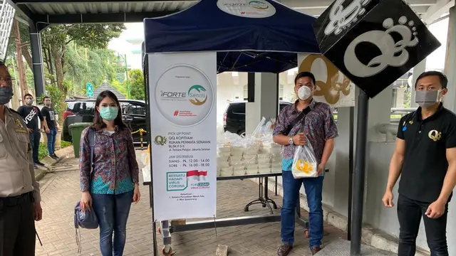 Pembagian Makanan Gratis.