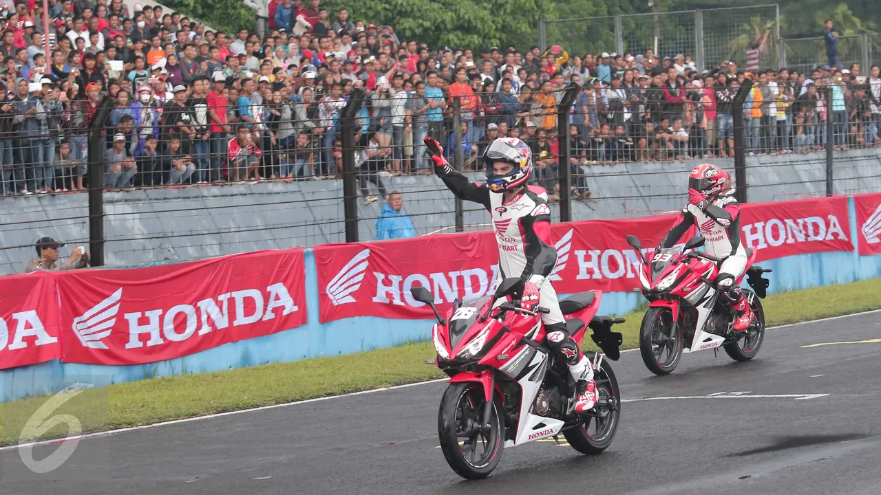 20160214- Marc Marquez dan Dani Pedrosa Sapa Penggemar di Sentul-Angga Yuniar