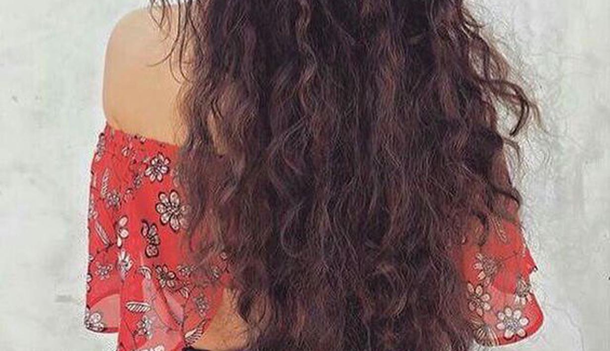 7 Tips Styling Rambut Keriting Biar Cantik Menawan - Photo Fimela.com