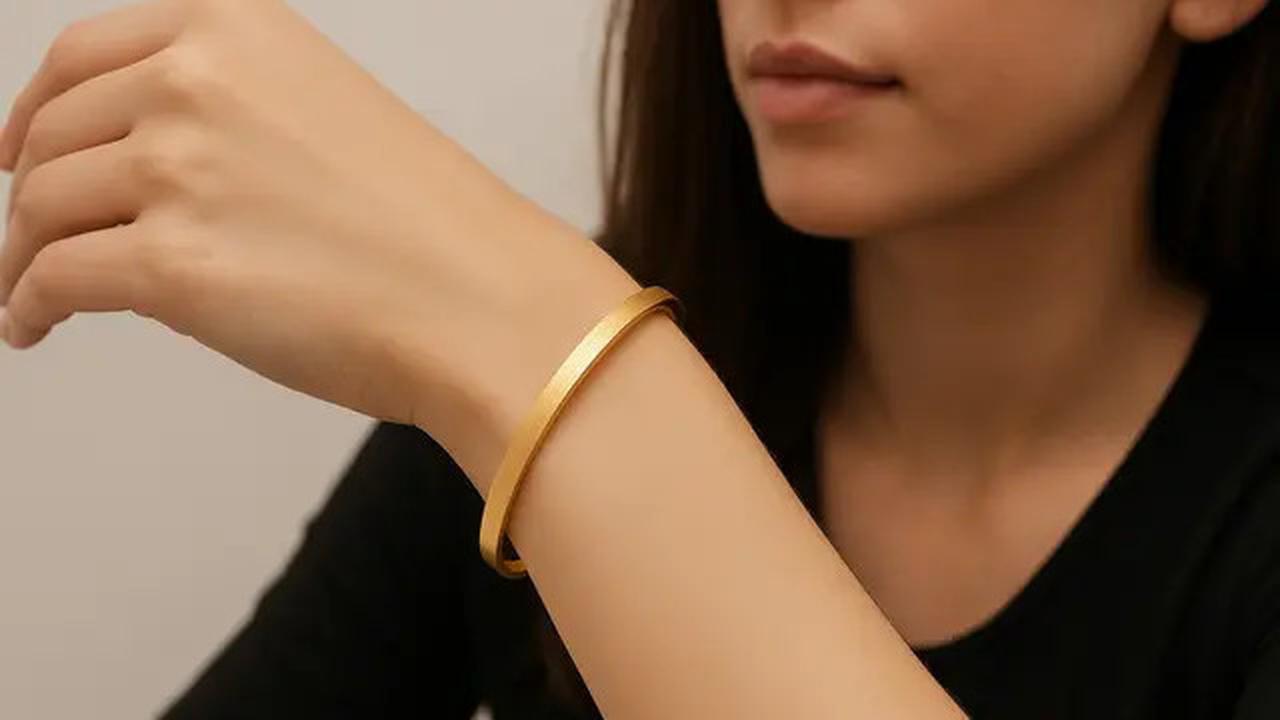 8 Gelang Emas Model Bangle Kekinian 3-5 Gram, Favorit Anak Muda 2025