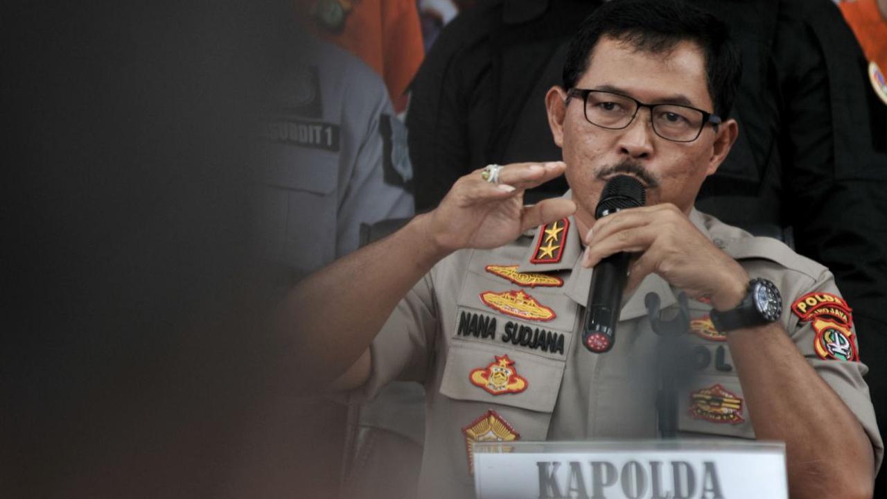 Nana saat yang ini menjabat sebagai Inspektur Utama Sekretariat Jenderal DPR RI lulus dari Akademi Kepolisian pada tahun 1988 atau satu seangkatan dengan mantan Kapolri Jenderal Idham Azis dan Wakapolri Komjen Gatot Edy Pramono.<br>