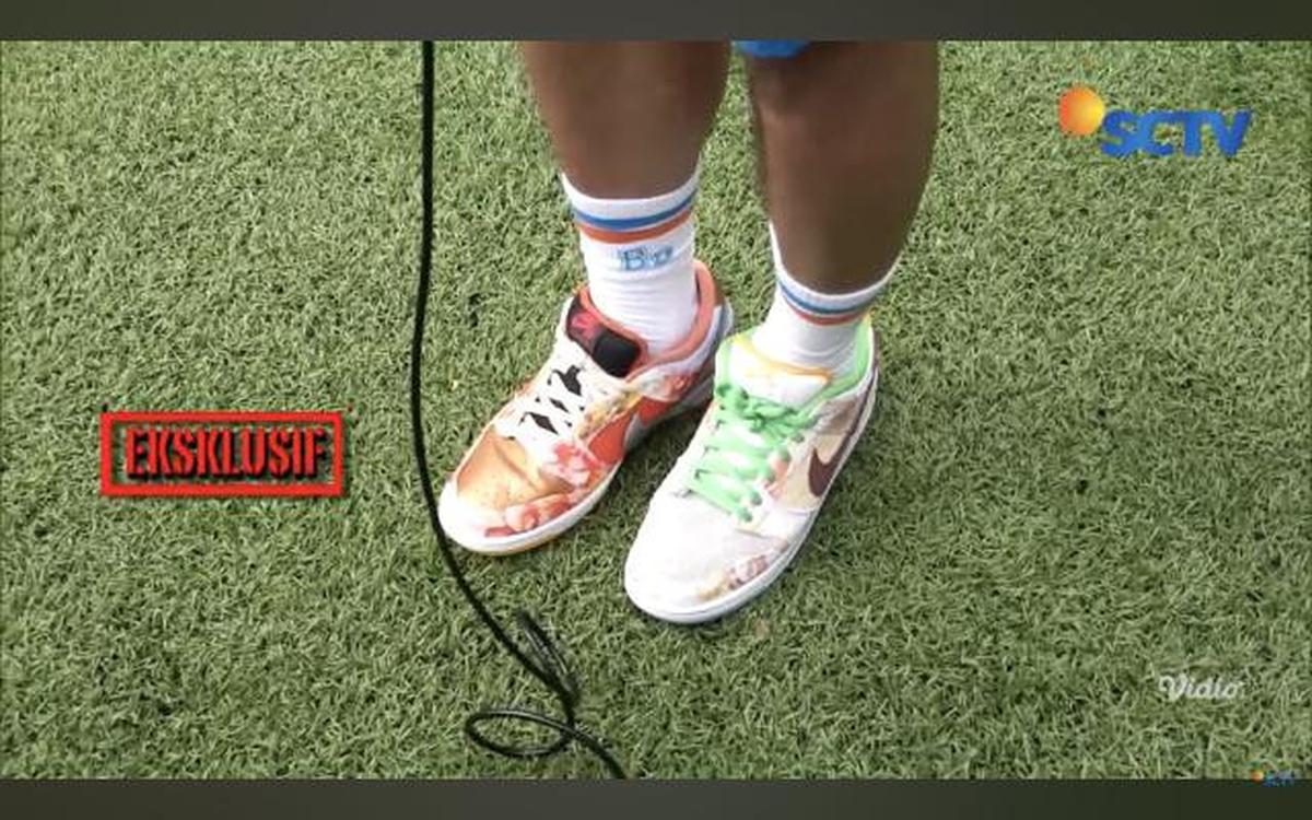 Denny Sumargo Pamer Sepatu Edisi Terbatas Koleksinya, Akui Balas Dendam Masa Kecil