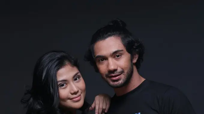 [Bintang] Delia Husein - Reza Rahadian