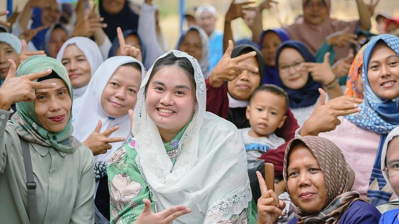 "Bahagia rasanya bisa berinteraksi bersama ibu-ibu, perempuan-perempuan muda serta para bapak, yang saling berbagi cerita dan menyampaikan haraPAN untuk peningkatan kualitas hidup ke depan," ungkapnya. <br>