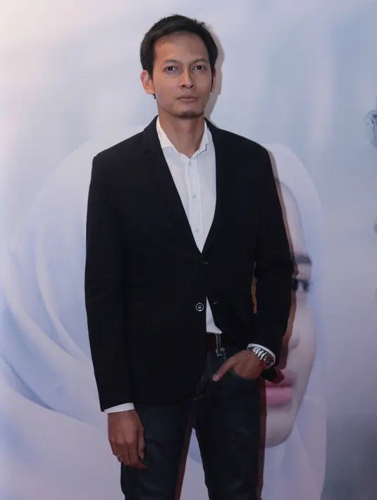 Bermain dalam film yang Islami, tak jarang juga Fedi berperan sebagai laki-laki yang melakukan poligami. Di film terbarunya yang berjudul Surga yang Tak Dirindukan 2 ini, Fedi juga kabarnya berperan melakukan poligami lagi. (Nurwahyunan/Bintang.com)