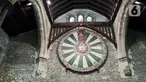 The Great Hall di Winchester, Hampshire menyimpan replika Meja Bundar dalam legenda. Alkisah sang raja dan para kesatrianya berkumpul di sana. (Liputan6.com/Elin Kristanti)