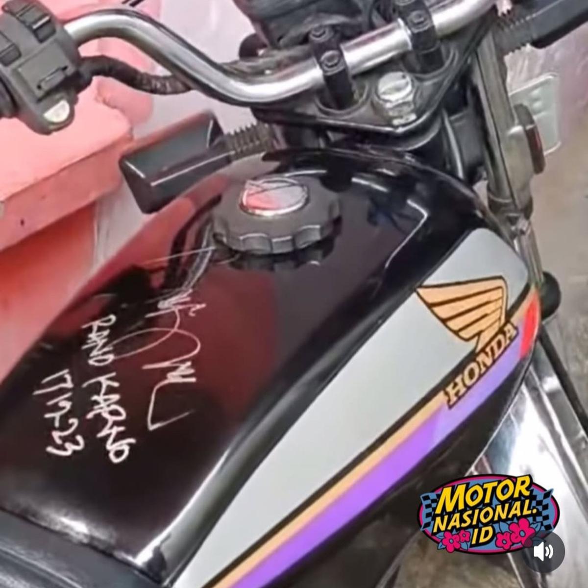 Bikin Melongo, Ini Motor Honda Win 100 Jadul Rano Karno yang Digunakan Syuting Film Si Doel Anak Sekolahan