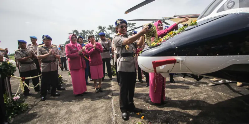 Kapolri Tito Karnavian Serahkan Dua Helikopter Bell 429 IGW