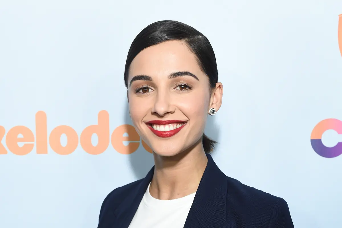 [Bintang] Naomi Scott