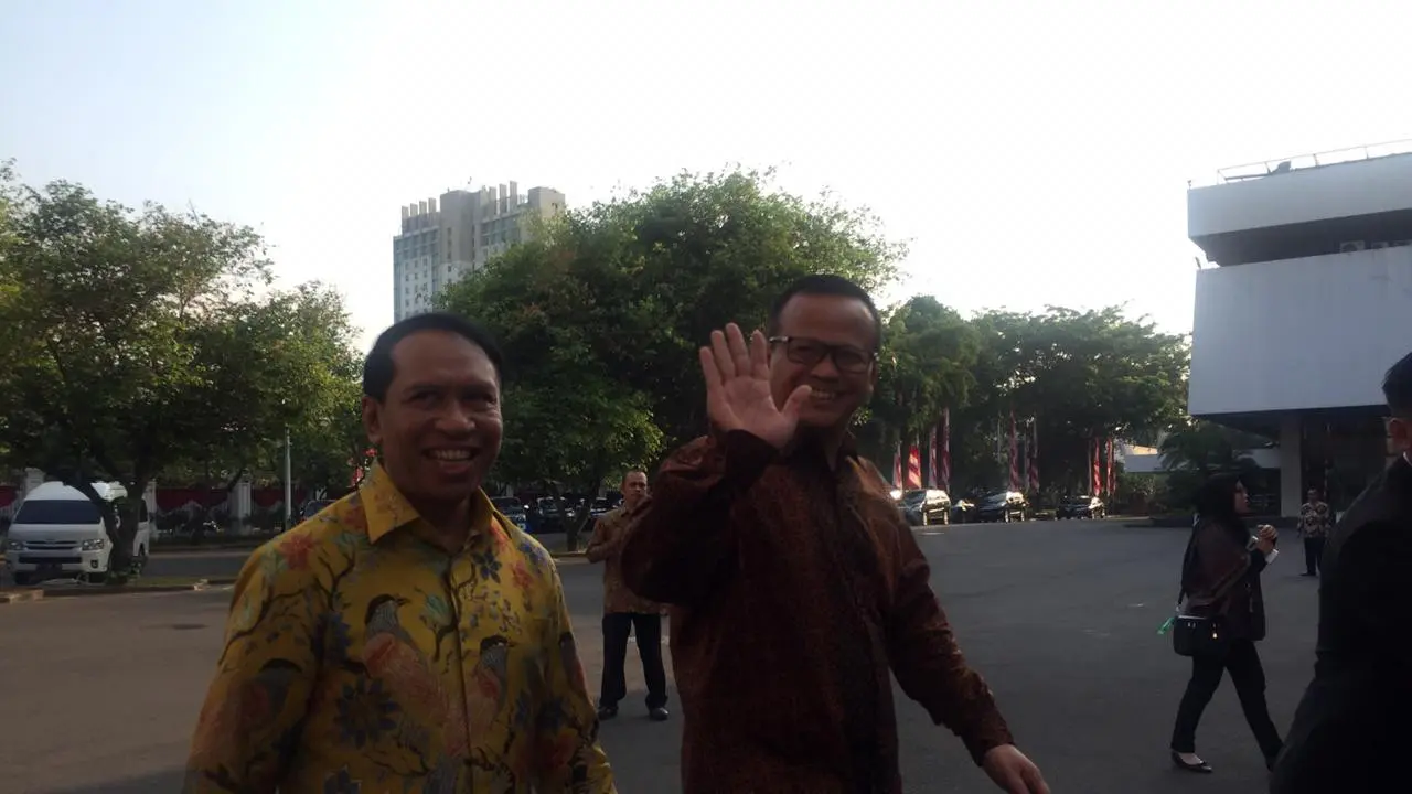 Zainudin Amali dan Budi Karya Sumadi tiba di Istana jelang pengumuman kabinet Jokowi